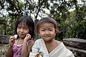 Siem Reap - children asking tips to the tourists